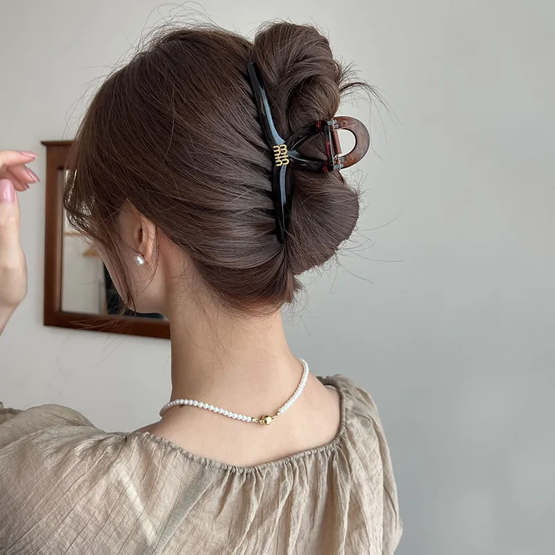 SENDME Acrylic Hair Clips Women's-10