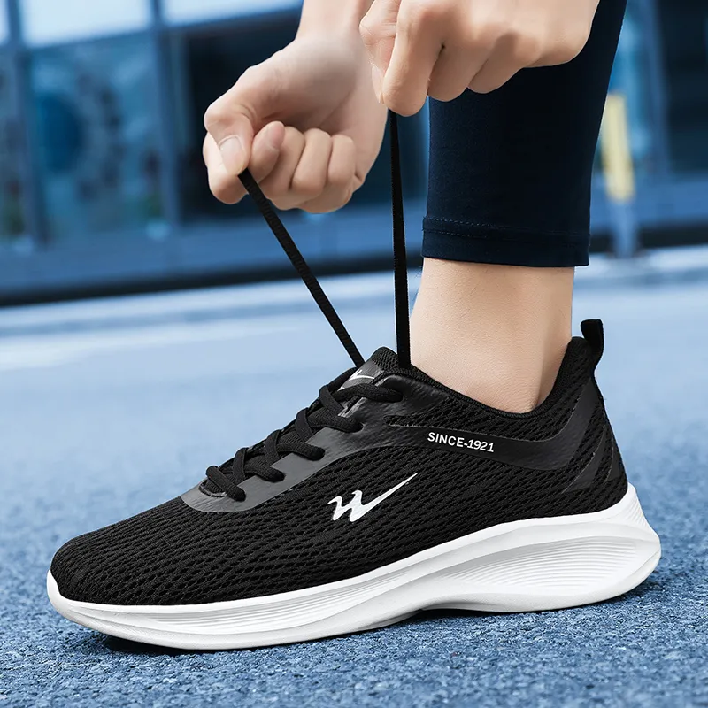 DOUBLE STAR 88 Breathable And Lightweight Low Top Running Shoes Men's Black-1