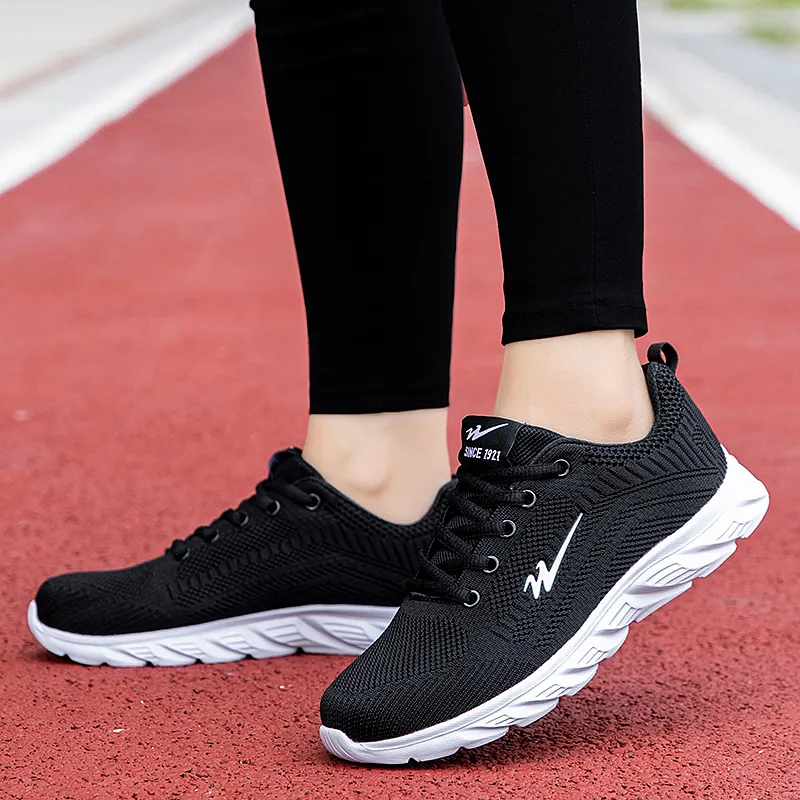 DOUBLE STAR 88 Low Top Running Shoes Women's Black White-5