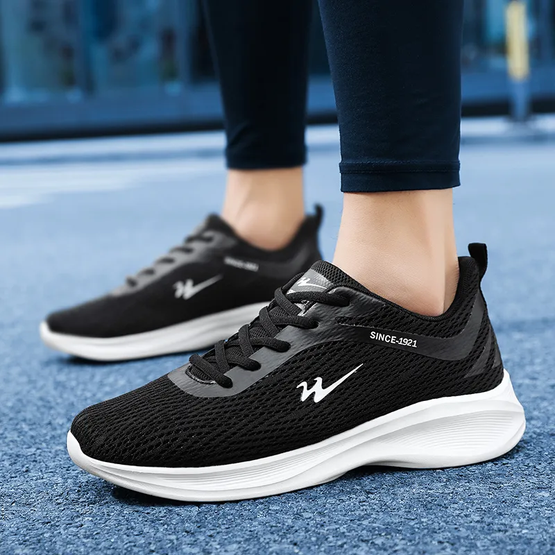 DOUBLE STAR 88 Breathable And Lightweight Low Top Running Shoes Men's Black-3