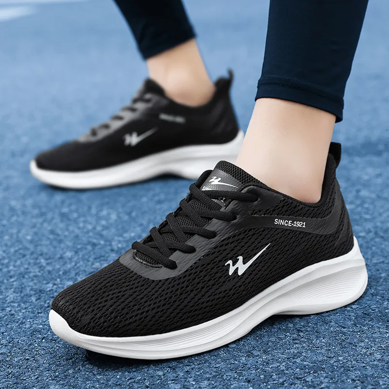 DOUBLE STAR 88 Breathable And Lightweight Low Top Running Shoes Men's Black-4