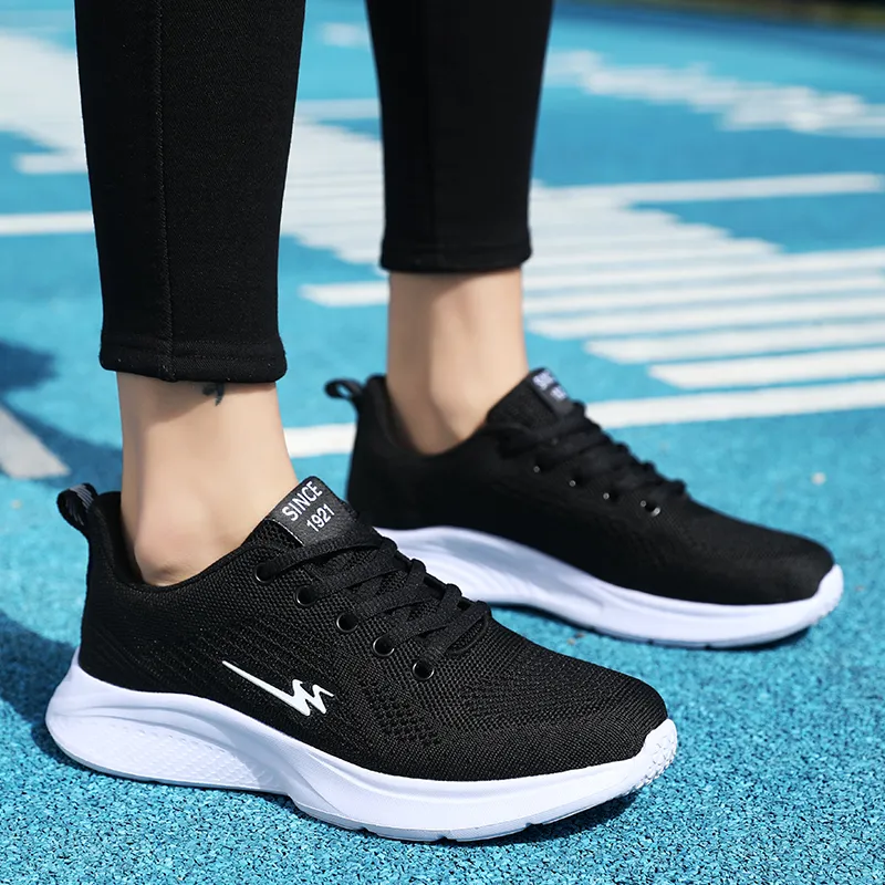 DOUBLE STAR 88 Breathable Lightweight Low Top Running Shoes Women's Black White-3