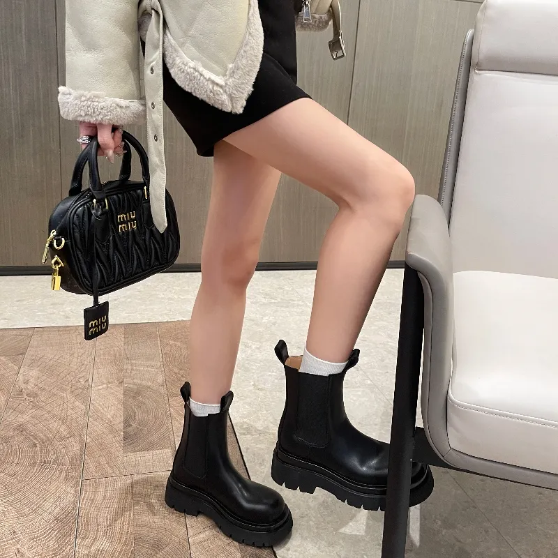 STELLA WEISZ Short Chelsea Boots Women's Black-2