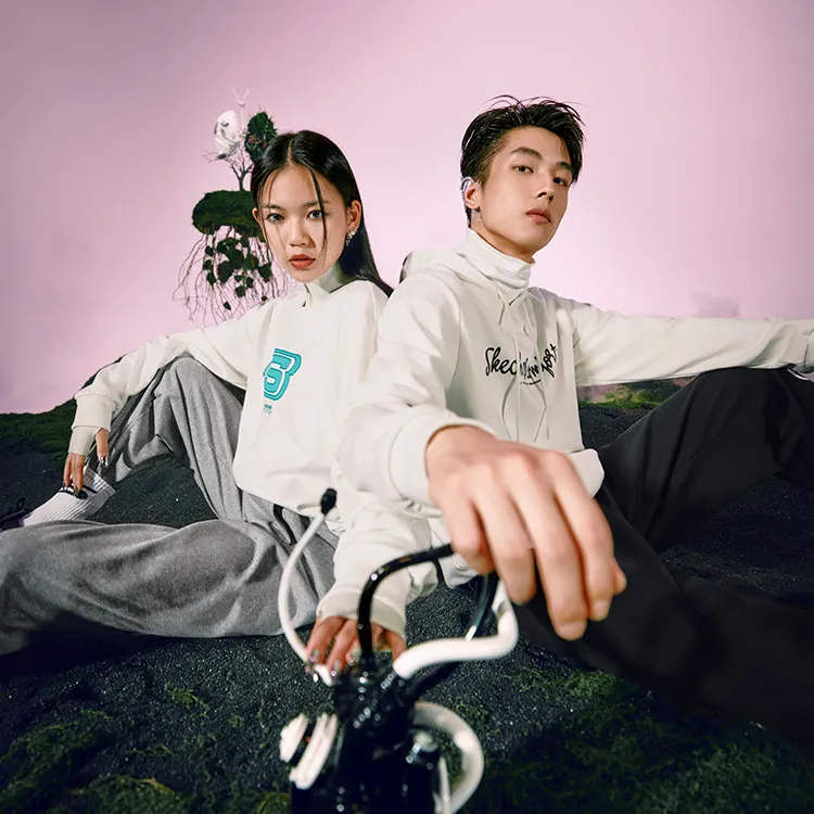 Skechers Colorful Sweatshirt Unisex Marshmallow White-2