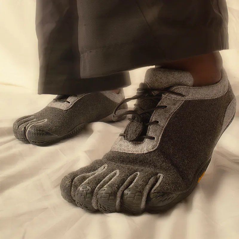 Vibram Slip Resistant Breathable Coverage Low Top Training Shoes Women's Light Black Gray-4
