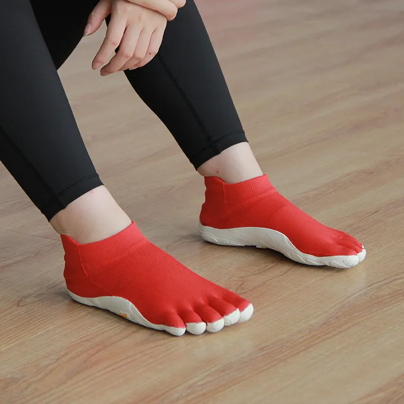 Vibram Fty Slip-Resistant Support Lightweight Quick-Dry Mid-Top Training Shoes Men's Red-3