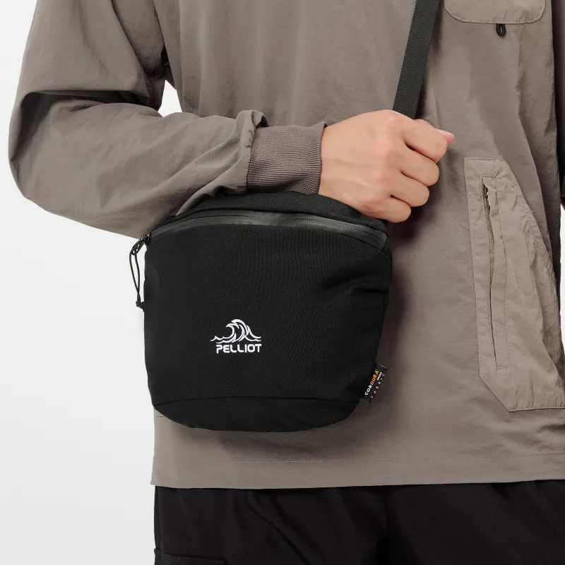 PELLIOT Scratch Resistant Abrasion Resistant Sports Bag, Crossbody Bag Unisex Obsidian Black/Ecru/Golden Palm-4