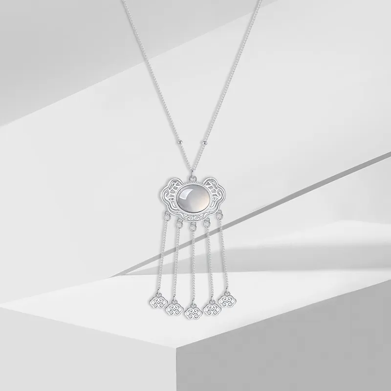 Heart Grass Chalcedony Jade Necklaces Women's-1