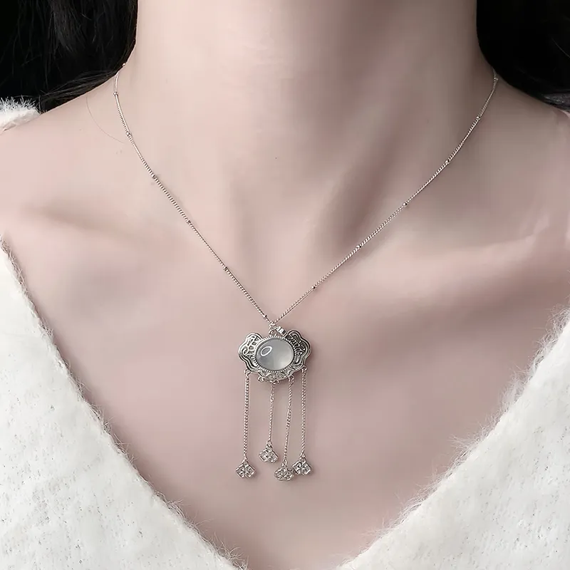 Heart Grass Chalcedony Jade Necklaces Women's-3
