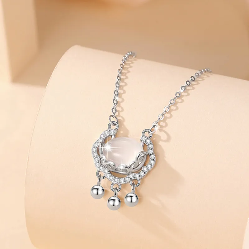 Heart Grass Chalcedony Necklaces Women's-2