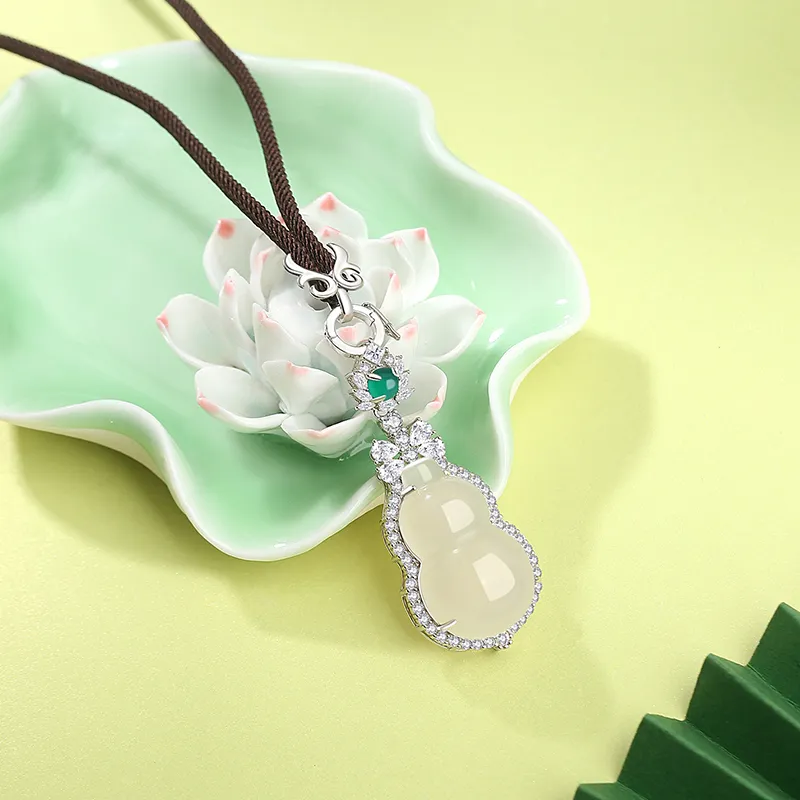 Heart Grass Chalcedony Jade Necklaces Women's-4