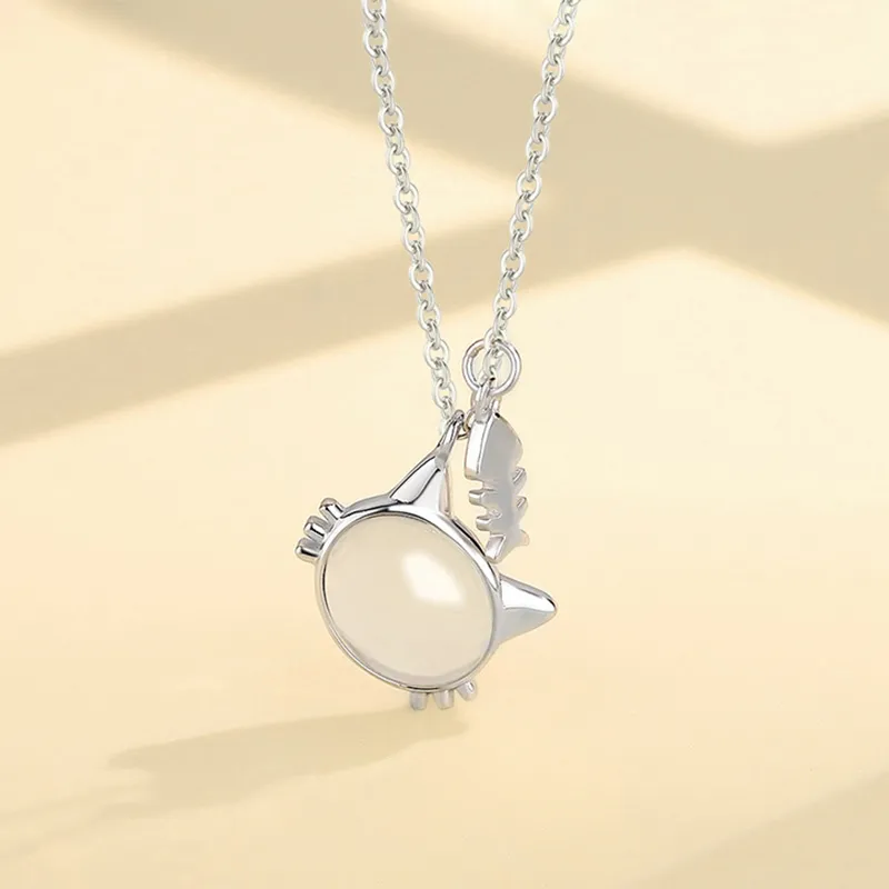 Heart Grass Chalcedony Necklaces Women's-1