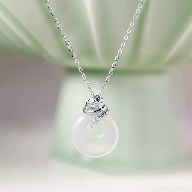 Heart Grass Chalcedony Necklaces Women's-1