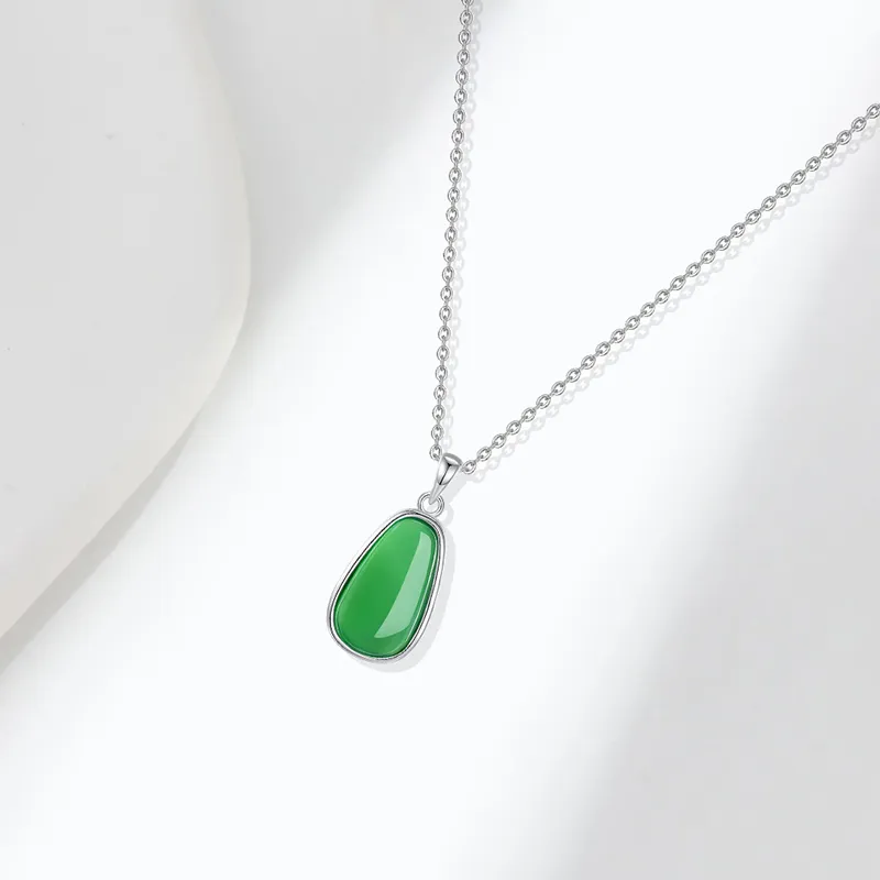Heart Grass Chalcedony Necklaces Women's-2