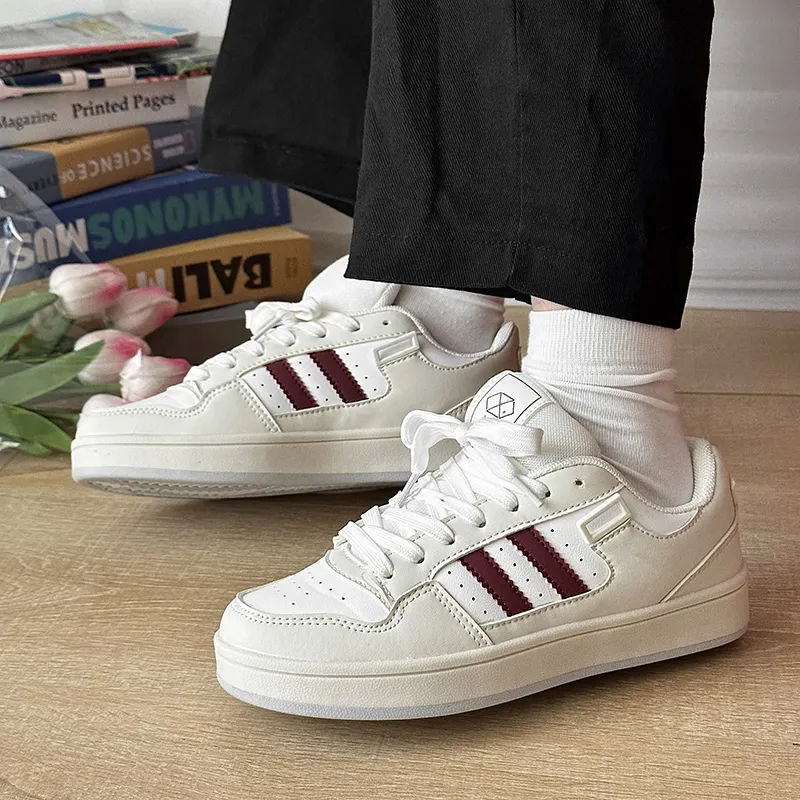Wooden Rabbit Low Top Skateboard Shoes Unisex-8