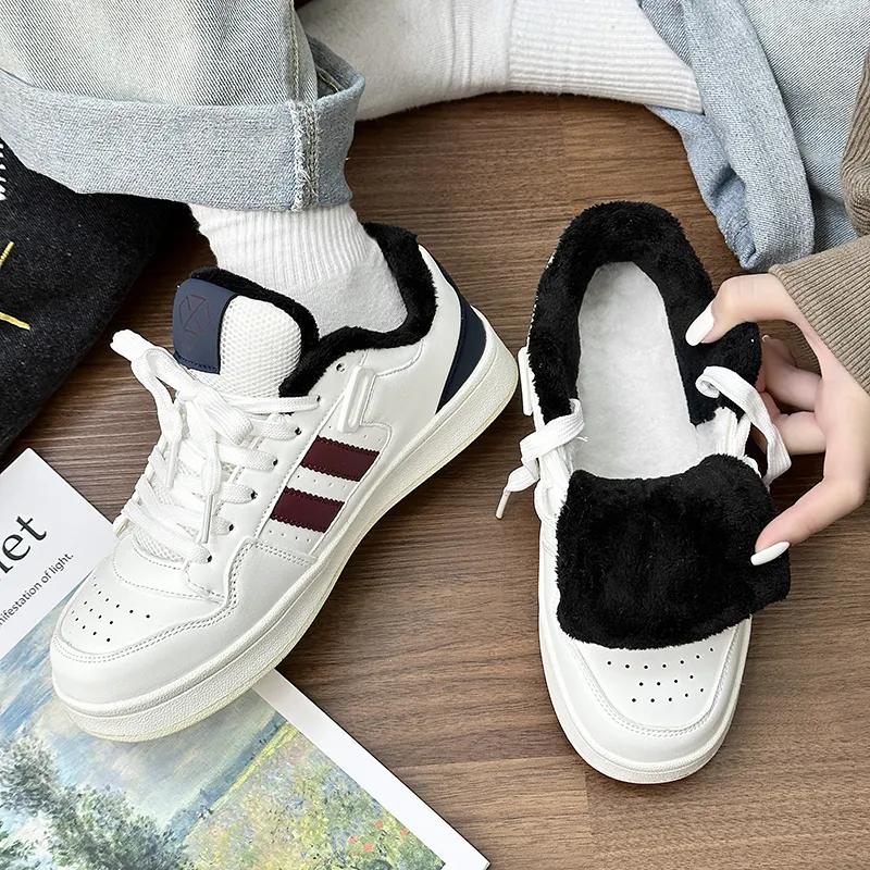 Wooden Rabbit Low Top Skateboard Shoes Unisex-76