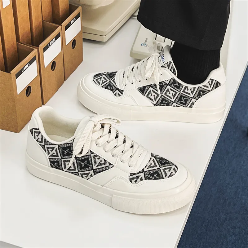 Wooden Rabbit Slip Resistant, Abrasion Resistant, Breathable Low Top Skateboard Shoes Men's-8