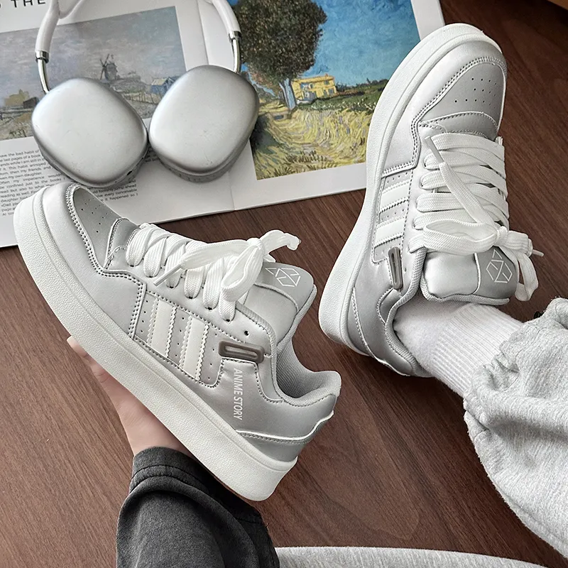 Wooden Rabbit Low Top Skateboard Shoes Unisex-47