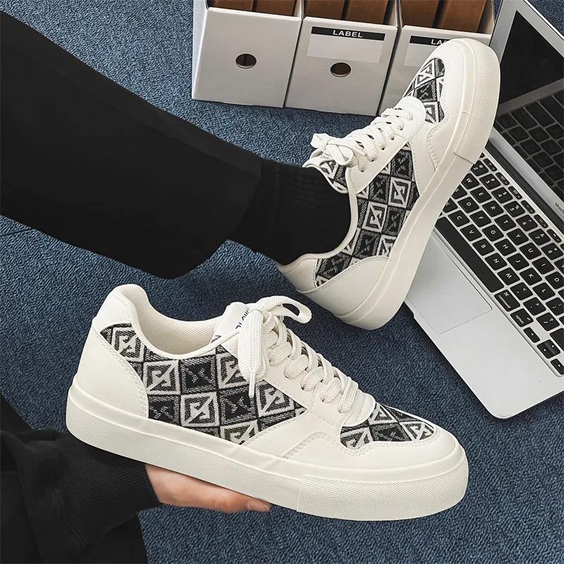 Wooden Rabbit Slip Resistant, Abrasion Resistant, Breathable Low Top Skateboard Shoes Men's-7
