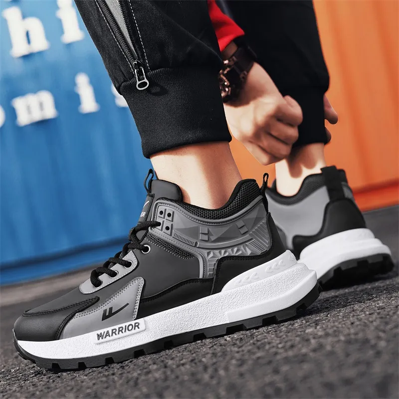 Warrior Shock Absorbers With Abrasion Resistant And Slip Resistant Properties Casual Shoes Men's-6