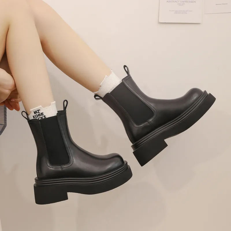 Earl Cat Short Chelsea Boots Women's-2