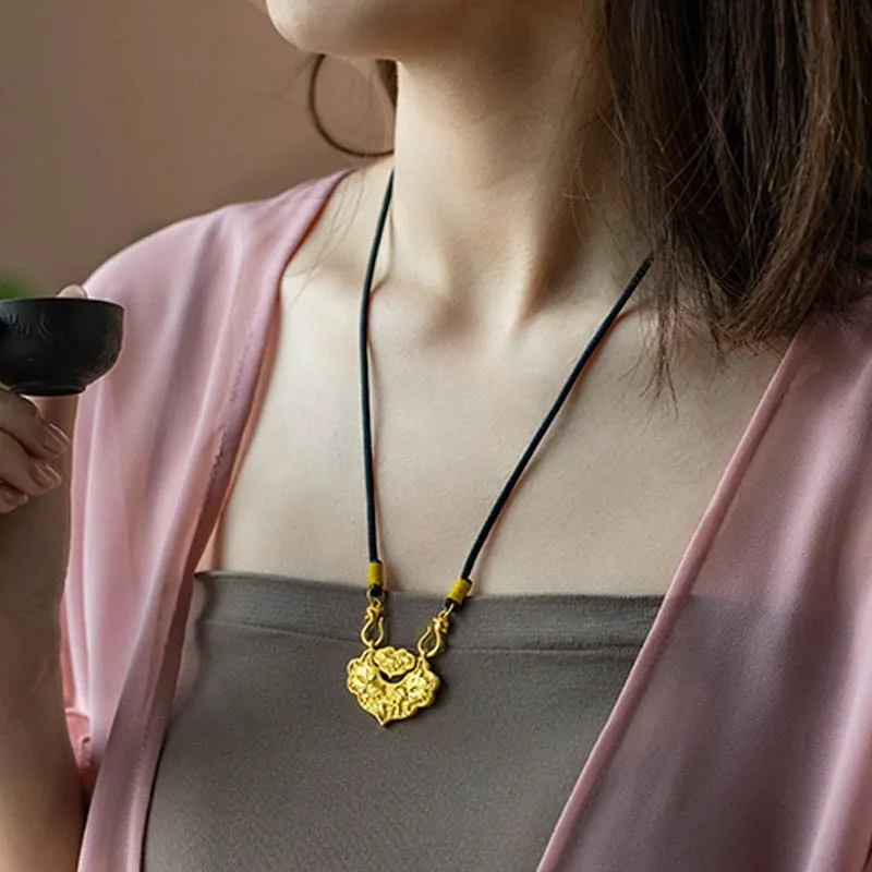 SHARK BABY Alloy Necklaces Women's-1
