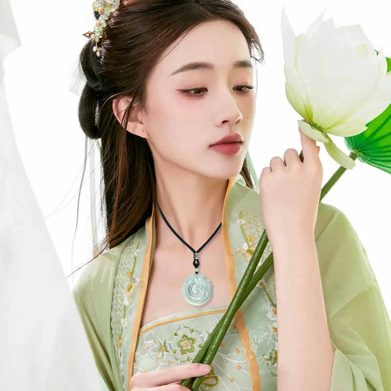Tang Zhi Serpentine Jade Necklaces Unisex-3