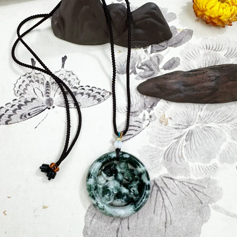 Tang Zhi Serpentine Jade Necklaces Unisex-1