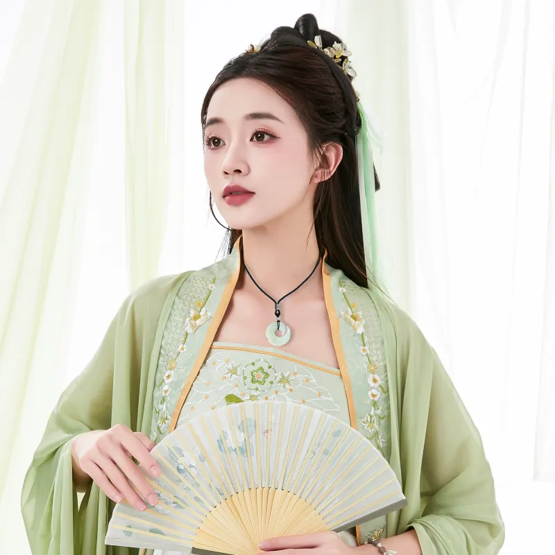 Tang Zhi Serpentine Jade Necklaces Unisex-1