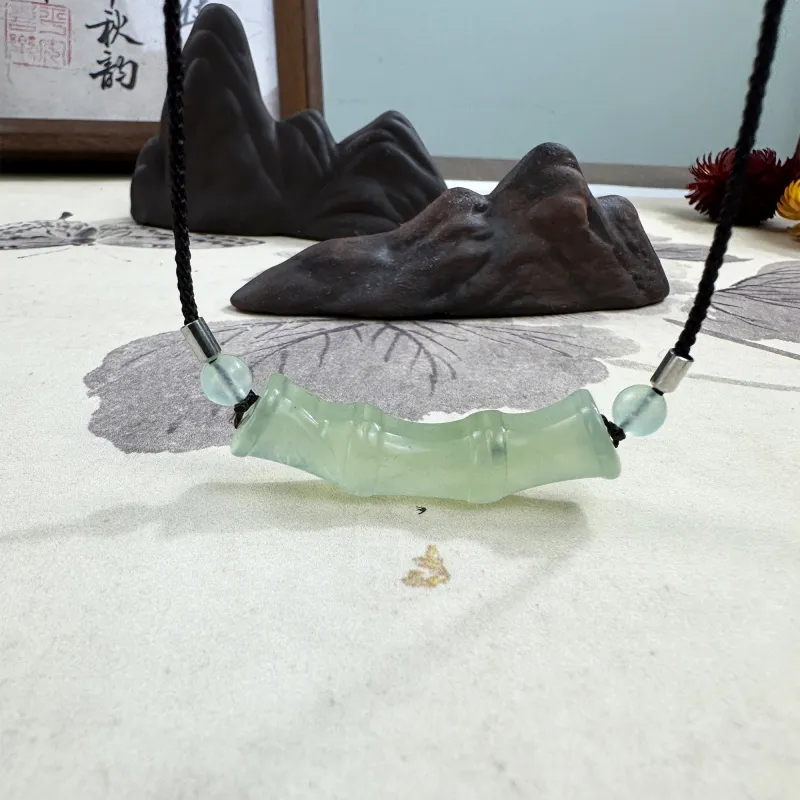Tang Zhi Serpentine Jade Necklaces Unisex-2