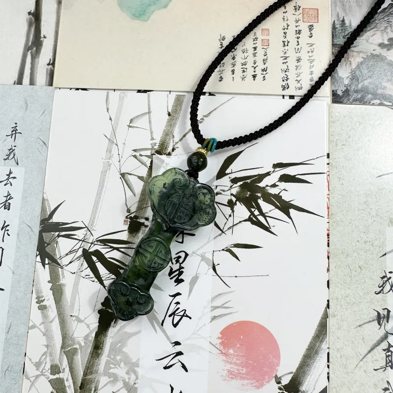 Tang Zhi Serpentine Jade Necklaces Unisex-2