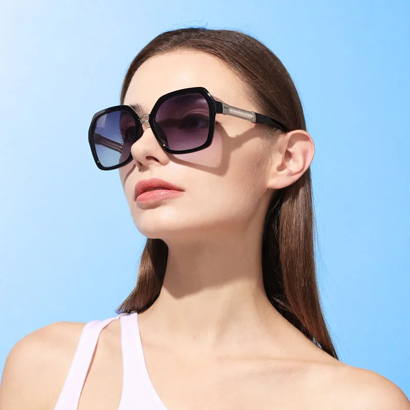 VEGOOS PC Square Sunglasses Women's Black/Gray-3