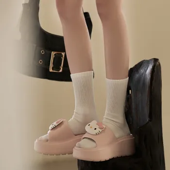 Sanrio Hello Kitty Slippers / Home Slippers