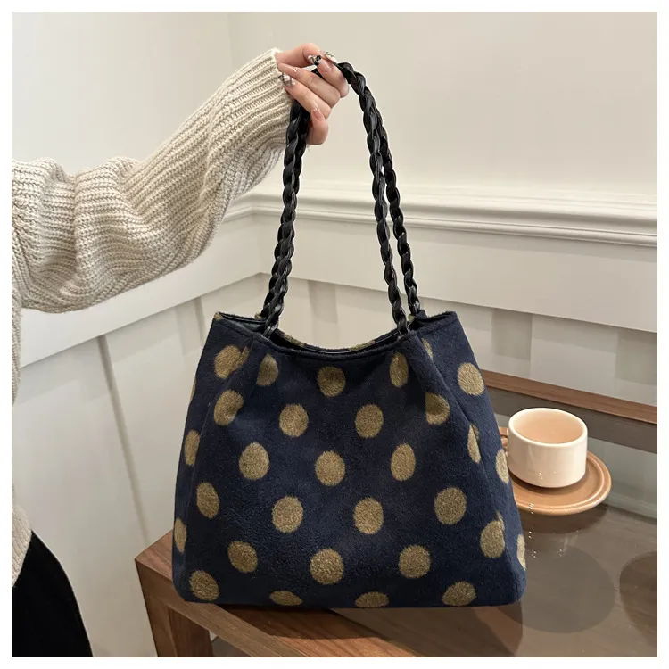 NX DOUGHNUT Woolen Commute Shoulder Bag Regular Women's Multicolor-11