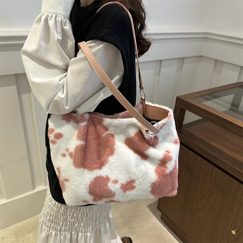 NX DOUGHNUT Plush Handbag, Shoulder Bag Regular Women's Multicolor-13