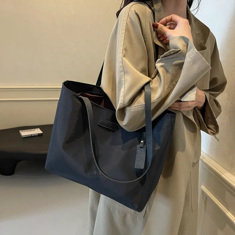 NX DOUGHNUT Fabric Shoulder Bag Regular Women's Black/Khaki-3