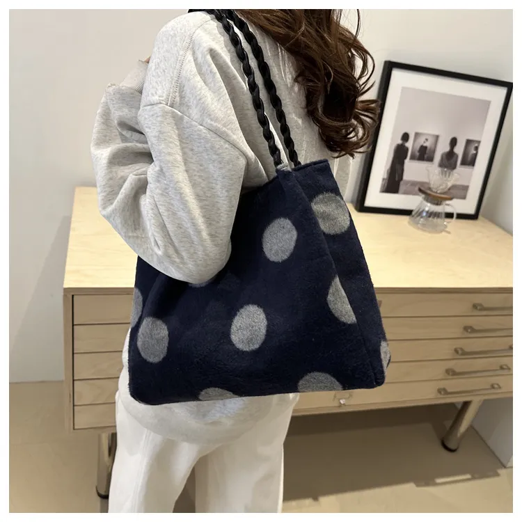 NX DOUGHNUT Woolen Commute Shoulder Bag Regular Women's Multicolor-3