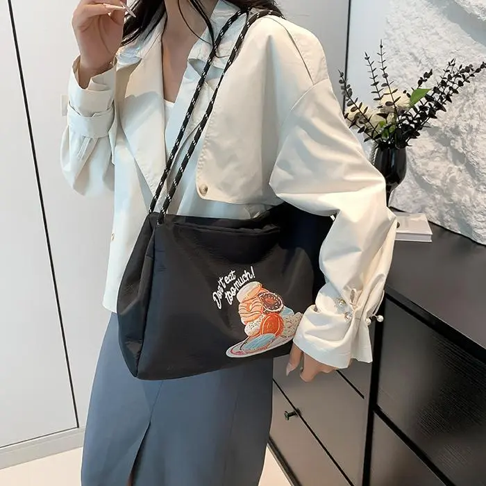 NX DOUGHNUT Fabric Shoulder Bag Regular Women's Black-9