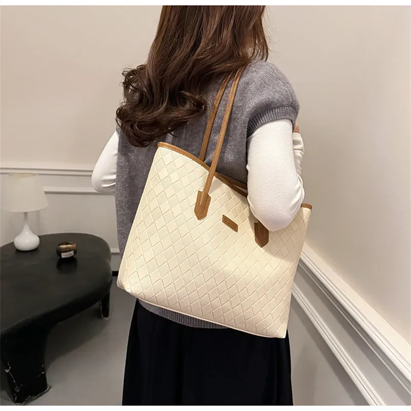 NX DOUGHNUT PU Tote Bag Shoulder Bag Regular Women's Brown/Khaki-3