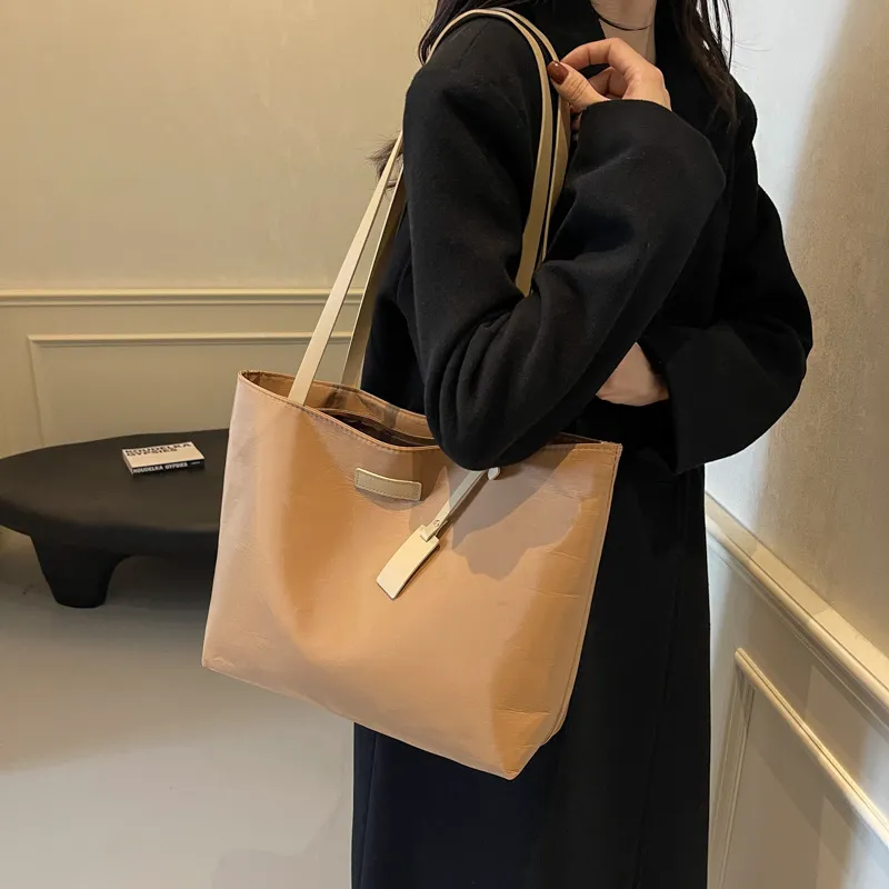 NX DOUGHNUT Fabric Shoulder Bag Regular Women's Black/Khaki-9