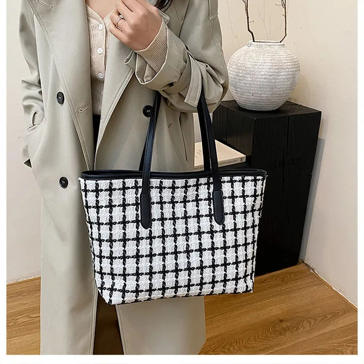 NX DOUGHNUT Knit Advanced Textured Plaid Color Blocking Tote Bag Shoulder Bag Women's White/Black-4