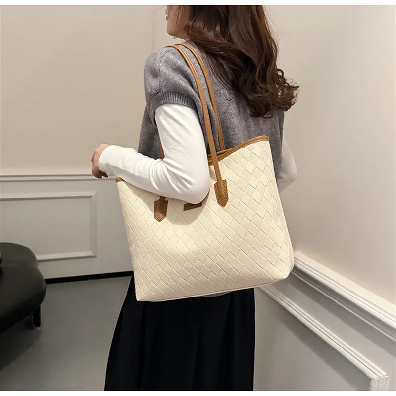 NX DOUGHNUT PU Tote Bag Shoulder Bag Regular Women's Brown/Khaki-11