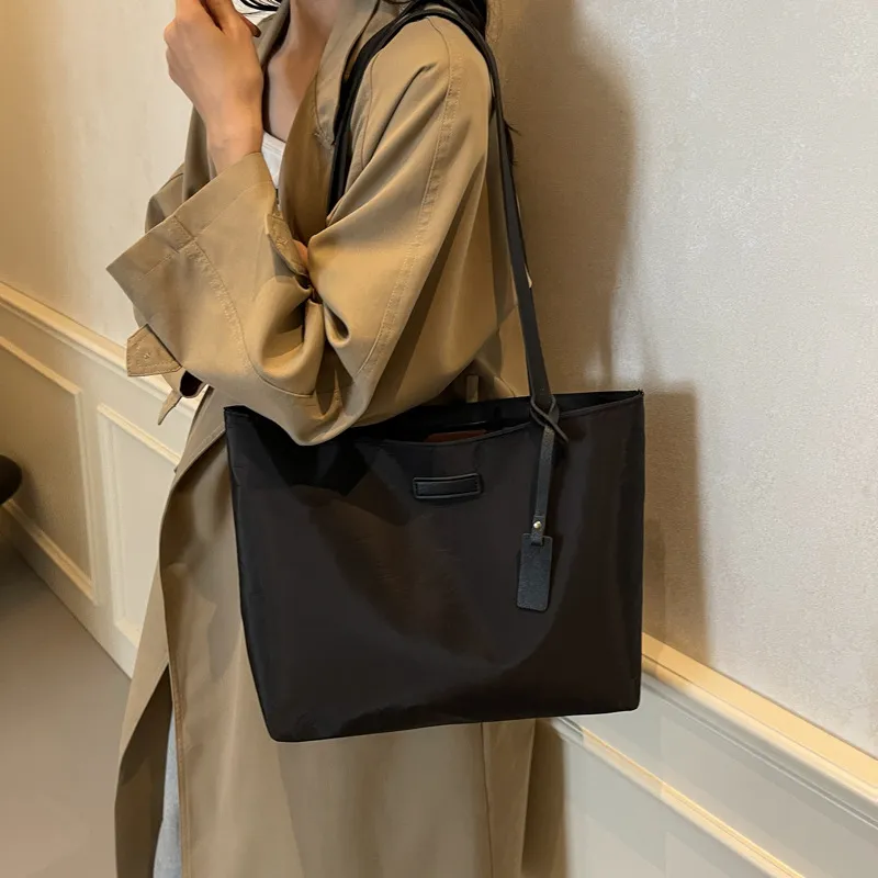 NX DOUGHNUT Fabric Shoulder Bag Regular Women's Black/Khaki-2