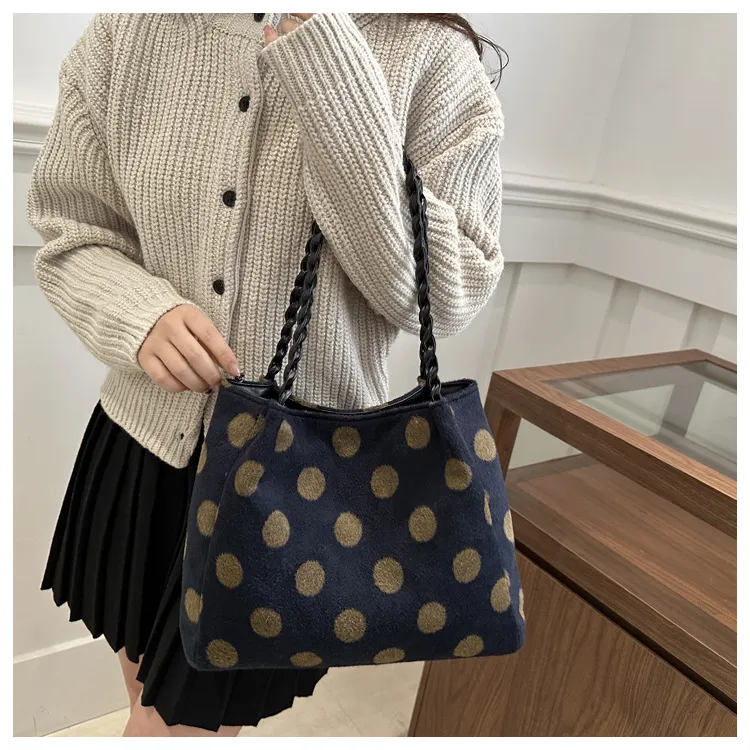 NX DOUGHNUT Woolen Commute Shoulder Bag Regular Women's Multicolor-12