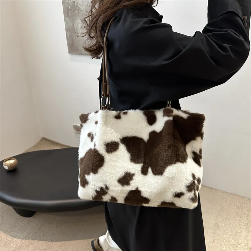 NX DOUGHNUT Plush Handbag, Shoulder Bag Regular Women's Multicolor-8