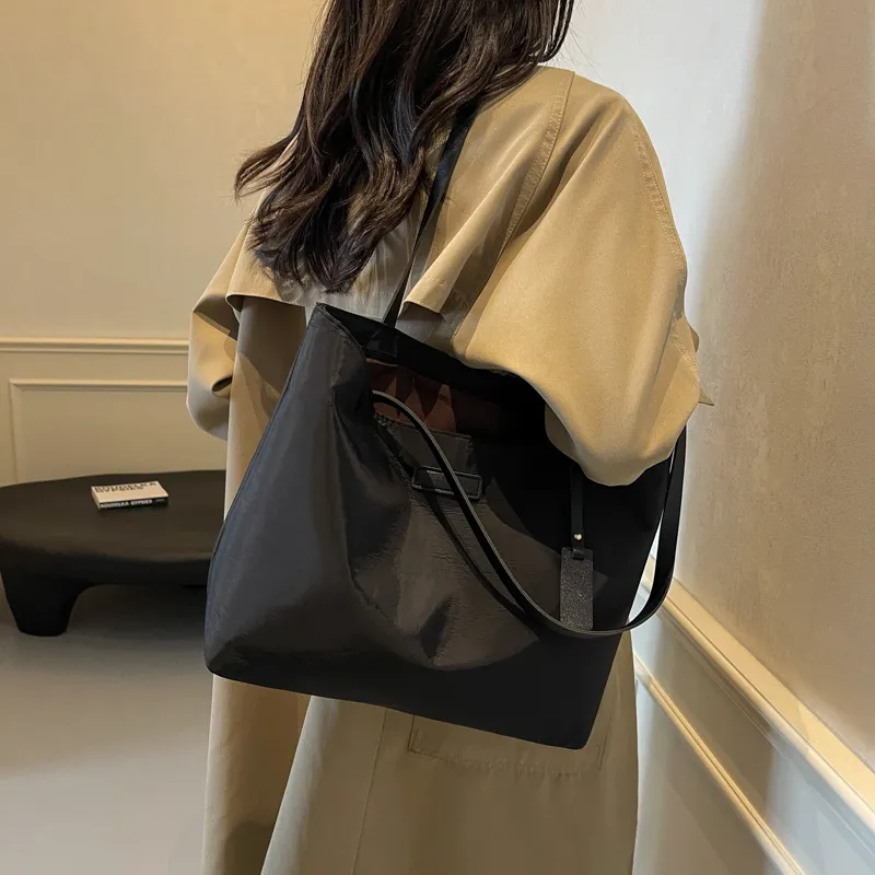 NX DOUGHNUT Fabric Shoulder Bag Regular Women's Black/Khaki-5