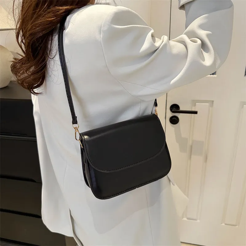 NX DOUGHNUT PU Shoulder Bag Regular Women's Black/Khaki/Brown/Coffee-6