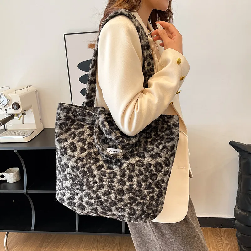 NX DOUGHNUT Fleece Fabric Premium Commute Tote, One Shoulder Handbag Large Size Women's Green/Brown/Black Gray-10
