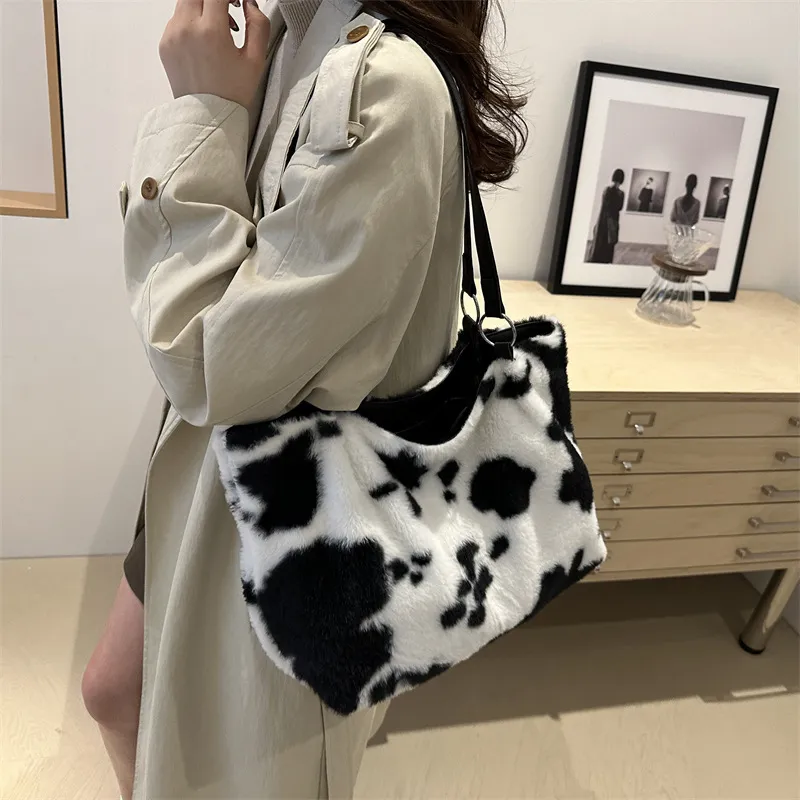 NX DOUGHNUT Plush Handbag, Shoulder Bag Regular Women's Multicolor-2