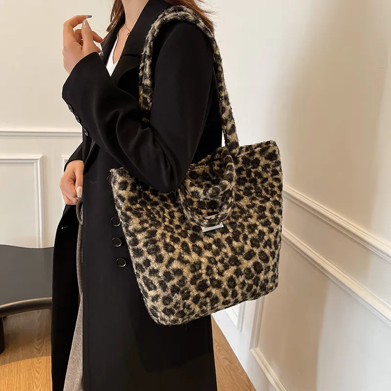 NX DOUGHNUT Fleece Fabric Premium Commute Tote, One Shoulder Handbag Large Size Women's Green/Brown/Black Gray-2